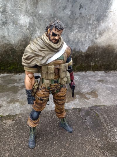 PlayArts改 メタルギアソリッドV ザ・ファントム・佩恩 ヴェノム・スネーク スプリッターver.