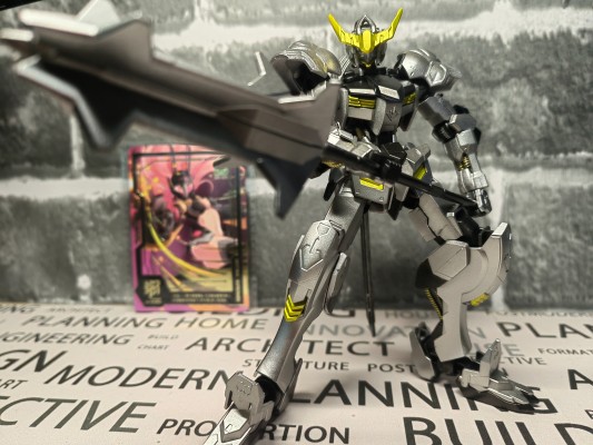 HG 1/144 机动战士高达 铁血的奥尔芬斯 ASW-G-08 巴巴托斯高达