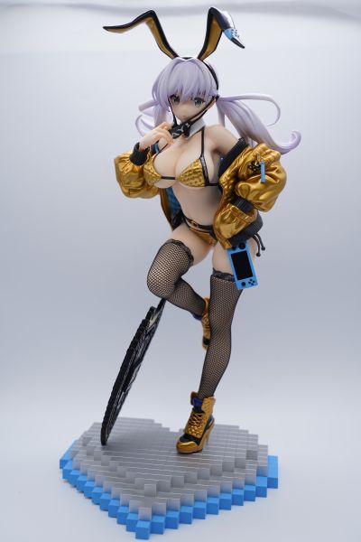 宇佐田美海 金色版