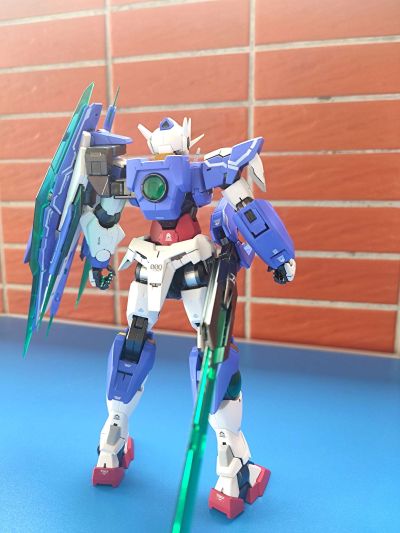 MG 1/100 机动战士高达00 先驱者的觉醒 GNT-0000 00 Qan[T] （00量子型） 
