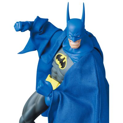 MAFEX 编号215  远征蝙蝠侠