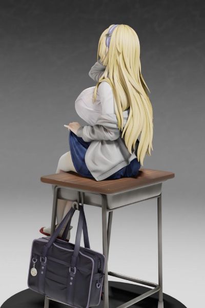 制服 伊蒂丝