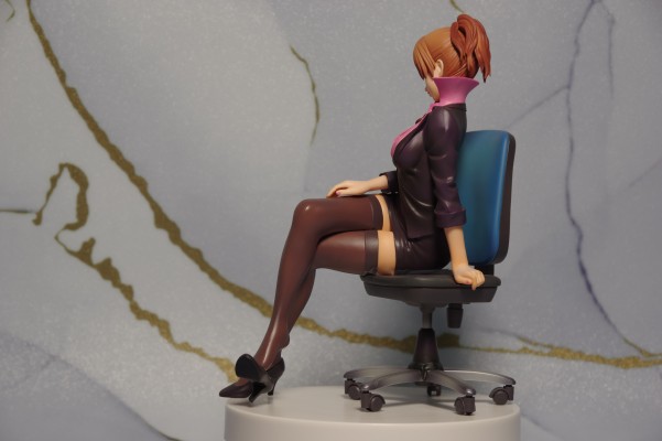 The Art of Shunya Yamashita 海丽（黑スーツ）