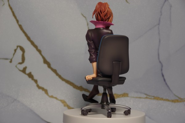 The Art of Shunya Yamashita 海丽（黑スーツ）