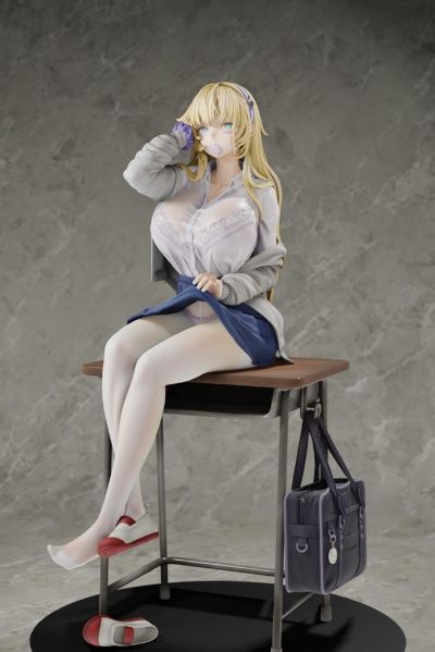 制服 伊蒂丝
