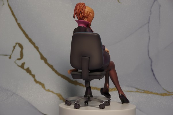 The Art of Shunya Yamashita 海丽（黑スーツ）