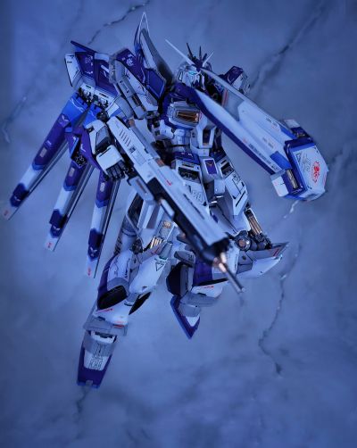 MG 1/100 RX-93-ν2  Hi-ν高达