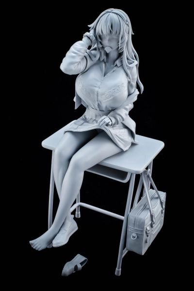 制服 伊蒂丝