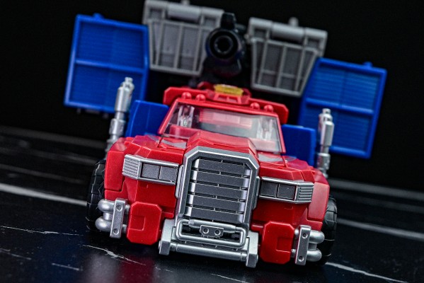 变形金刚传世系列  TL-48 擎天柱（变形金刚之雷霆舰队）