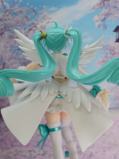超级景品 “初音未来15周年纪念” 原画师：村上 ゆいち