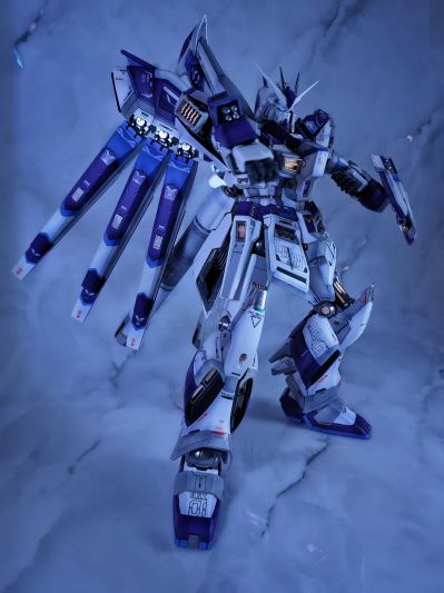 MG 1/100 RX-93-ν2  Hi-ν高达