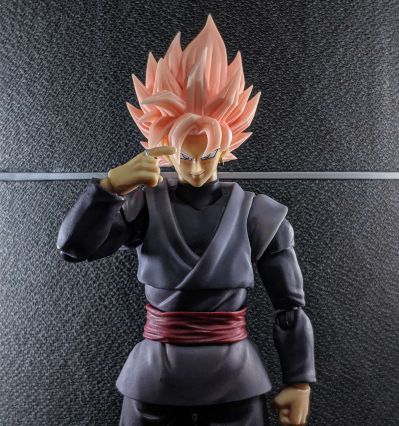 S.H.Figuarts  黑悟空-超级赛亚人桃红-