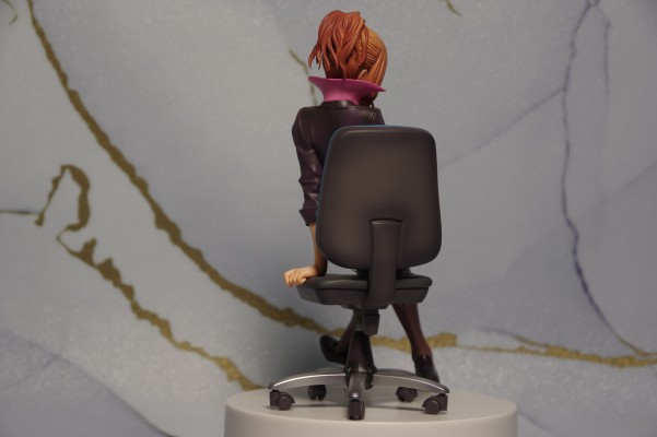 The Art of Shunya Yamashita 海丽（黑スーツ）