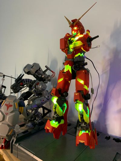 PG 机动战士高达UC RX-0独角兽高达+武装战甲DE 中国红Ver.