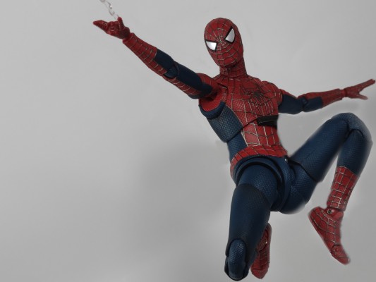 S.H.Figuarts  蜘蛛侠：英雄无归 好邻居蜘蛛侠