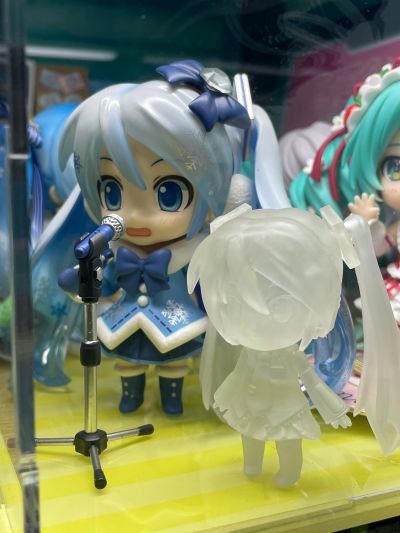 粘土人 #207 初音未来 雪未来 2012 毛绒绒外套版