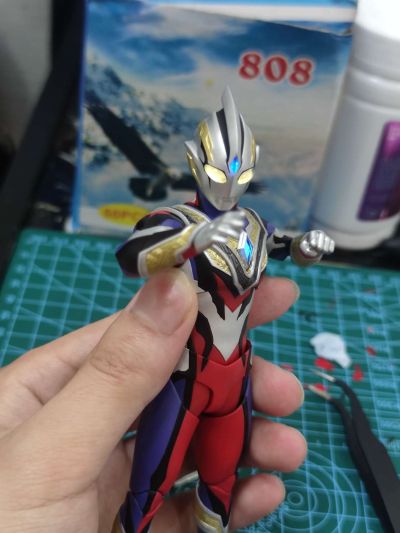 S.H.Figuarts 特利迦奥特曼 真特利迦