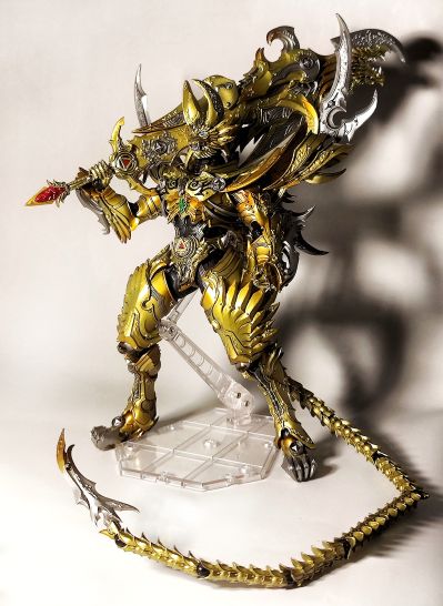 魔戒可动 牙狼 ～魔戒闪骑～ 黄金骑士 牙狼