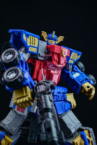 变形金刚传世系列  TL-48 擎天柱（变形金刚之雷霆舰队）
