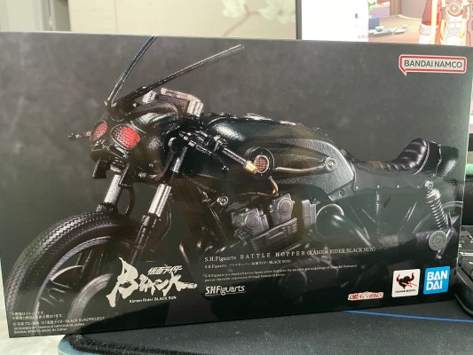 S.H.Figuarts  假面骑士暗日（BLACK SUN） 战蝗摩托