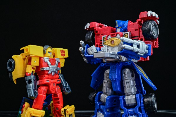 变形金刚传世系列  TL-48 擎天柱（变形金刚之雷霆舰队）