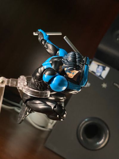 MAFEX 编号175 蝙蝠侠：缄默 夜翼