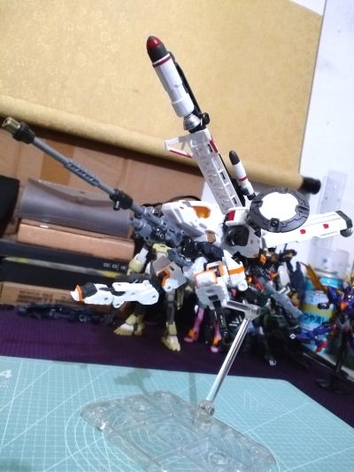 戴亚克隆 飞鹰变形突击兵（太空装备）