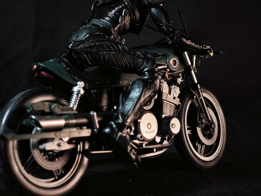 S.H.Figuarts  假面骑士暗日（BLACK SUN） 战蝗摩托