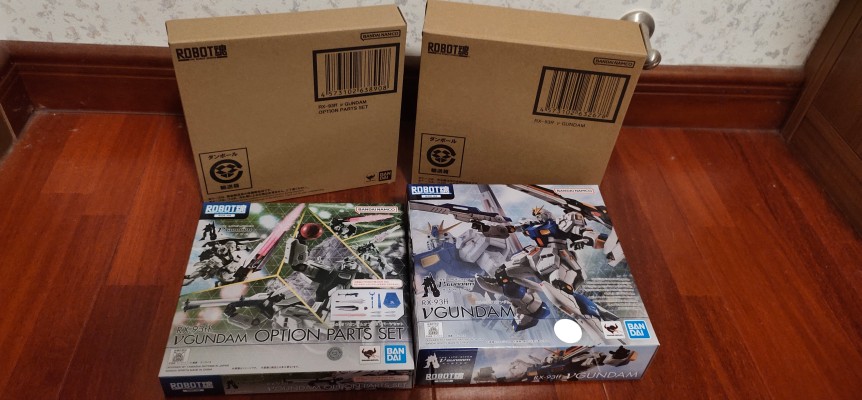 ROBOT魂＜机动战士系列＞  实物大Nu高达立像 RX-93ff Nu高达