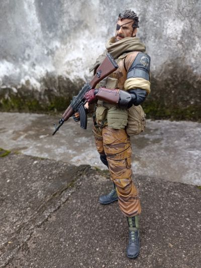 PlayArts改 メタルギアソリッドV ザ・ファントム・佩恩 ヴェノム・スネーク スプリッターver.