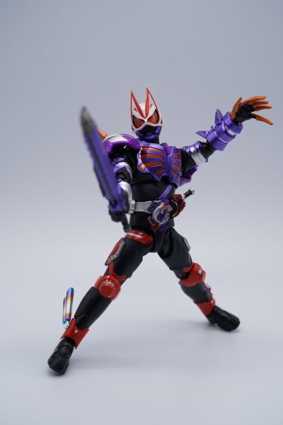 S.H.Figuarts  假面骑士霸牛 僵尸形态