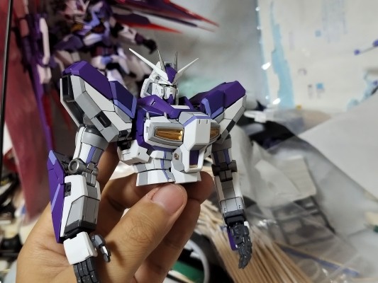 MG 1/100 RX-93-ν2  Hi-ν高达