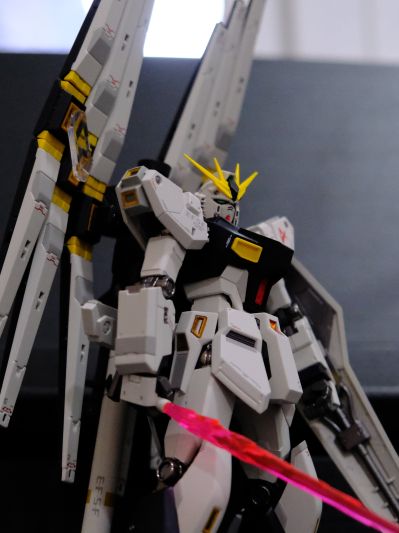 METAL ROBOT魂 ＜机动战士系列＞  Nu高达（双浮游炮装备型）