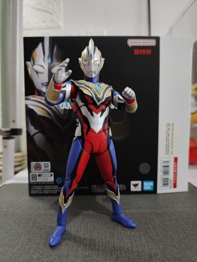 S.H.Figuarts 特利迦奥特曼 真特利迦