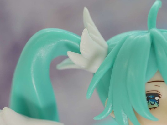 超级景品 “初音未来15周年纪念” 原画师：村上 ゆいち