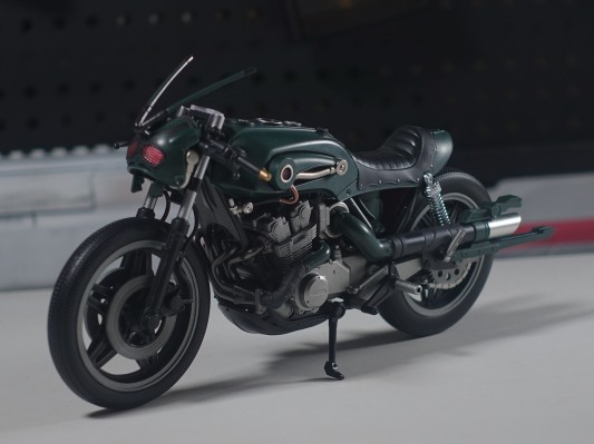 S.H.Figuarts  假面骑士暗日（BLACK SUN） 战蝗摩托