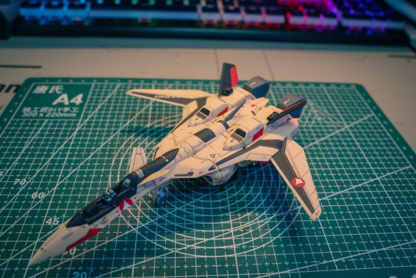 HG 超时空要塞PLUS YF-19