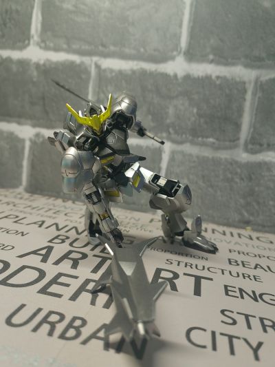 HG 1/144 机动战士高达 铁血的奥尔芬斯 ASW-G-08 巴巴托斯高达