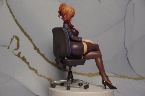 The Art of Shunya Yamashita 海丽（黑スーツ）