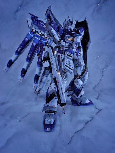 RG 1/144  Hi-ν高达