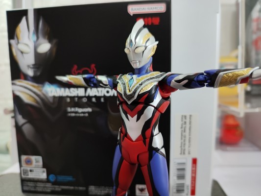 S.H.Figuarts 特利迦奥特曼 真特利迦