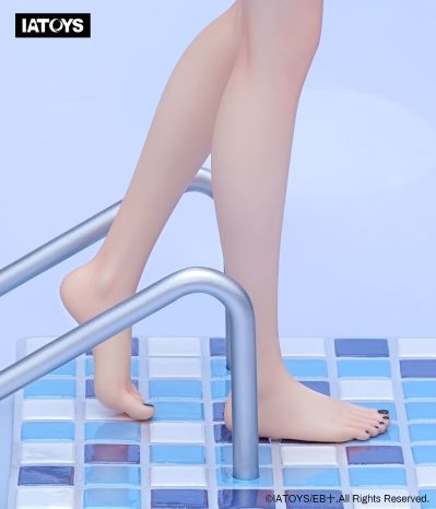 泳装少女罗芙瓦 ~夏天的味道就是游泳池的味道~