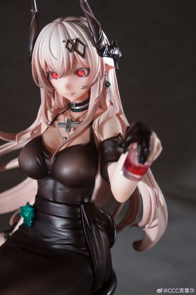 明日方舟 泥岩-黑曜石