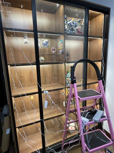 手办柜加灯了~！