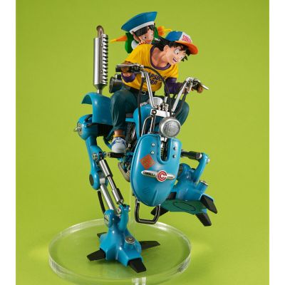 DESKTOP REAL McCOY EX 龙珠Z 孙悟空与悟饭与双足步行机器人