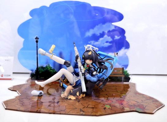 蔚蓝档案 霞泽美游 小心谨慎的观察