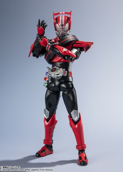S.H.Figuarts 假面骑士驰骑 飙速型 平成世代版