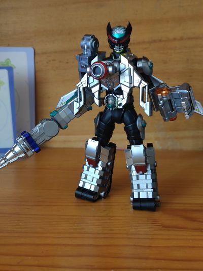 S.H.Figuarts(真骨雕制法) 假面骑士诞骑