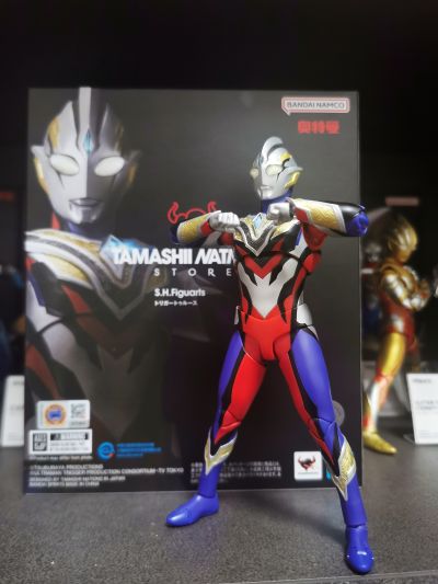 S.H.Figuarts 特利迦奥特曼 真特利迦