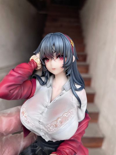 制服 伊蒂丝